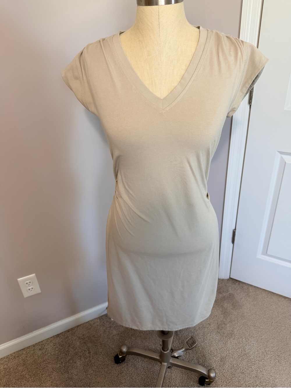 Athleta Neutral Beige V-Neck Cap Sleeve Tunic